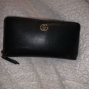AUTHENTIC Gucci wallet